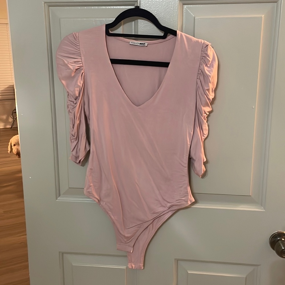 PINK FASHION NOVA BODY SUIT